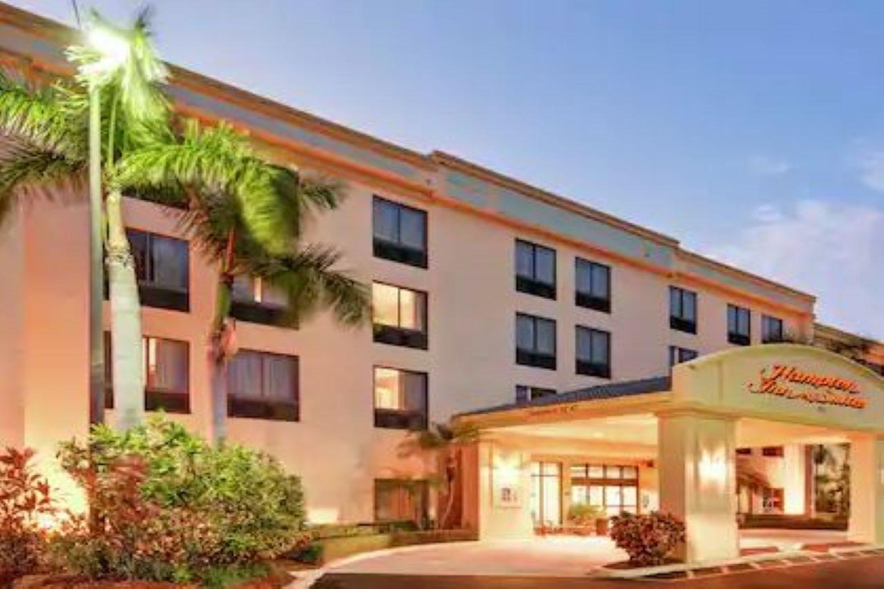 Hampton Inn & Suites Boynton Beach Exterior photo